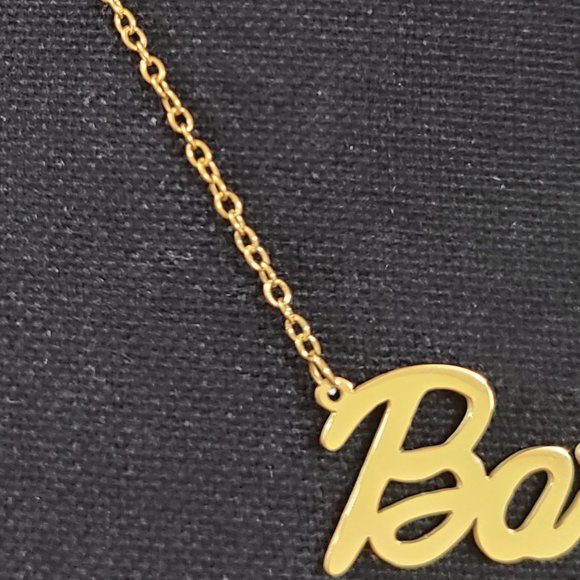 New Gold Tone Metal BARBIE Chain Necklace - Picture 3 of 3